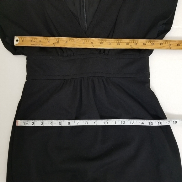 Trina Turk V-Neck Mini Empire Waist Dress Goth Witchy Pockets Staple Classic XS - Picture 15 of 16